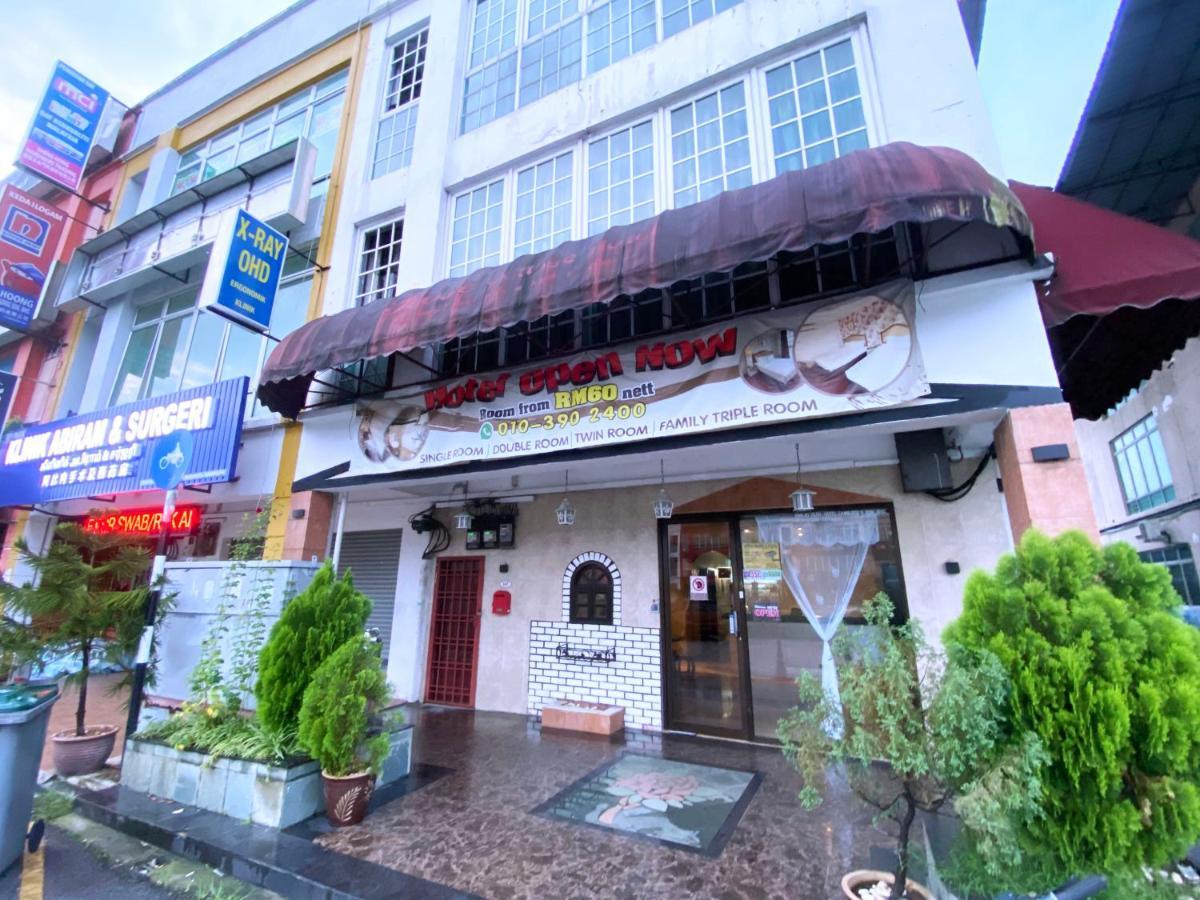 Mr Hotel Nusa Bestari 스쿠다이 외부 사진