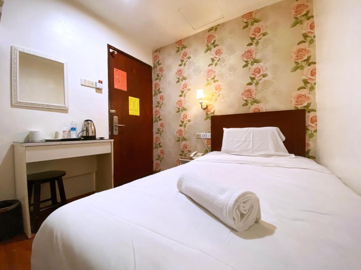 Mr Hotel Nusa Bestari 스쿠다이 외부 사진